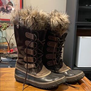 Sorel Black and Brown Fur-Trim Winter Boots